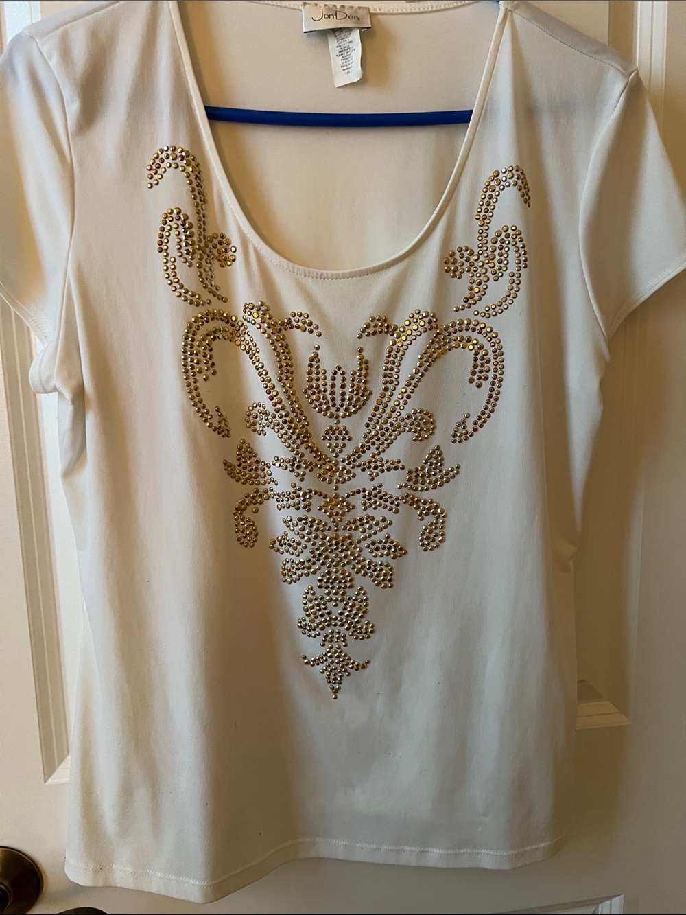 Cream Short-Sleeve Scoop Neck Tee with Gold Stud Motif